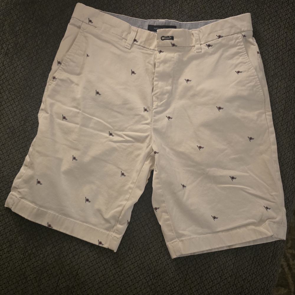 Tommy Hilfiger Cream Shorts with Navy Accents